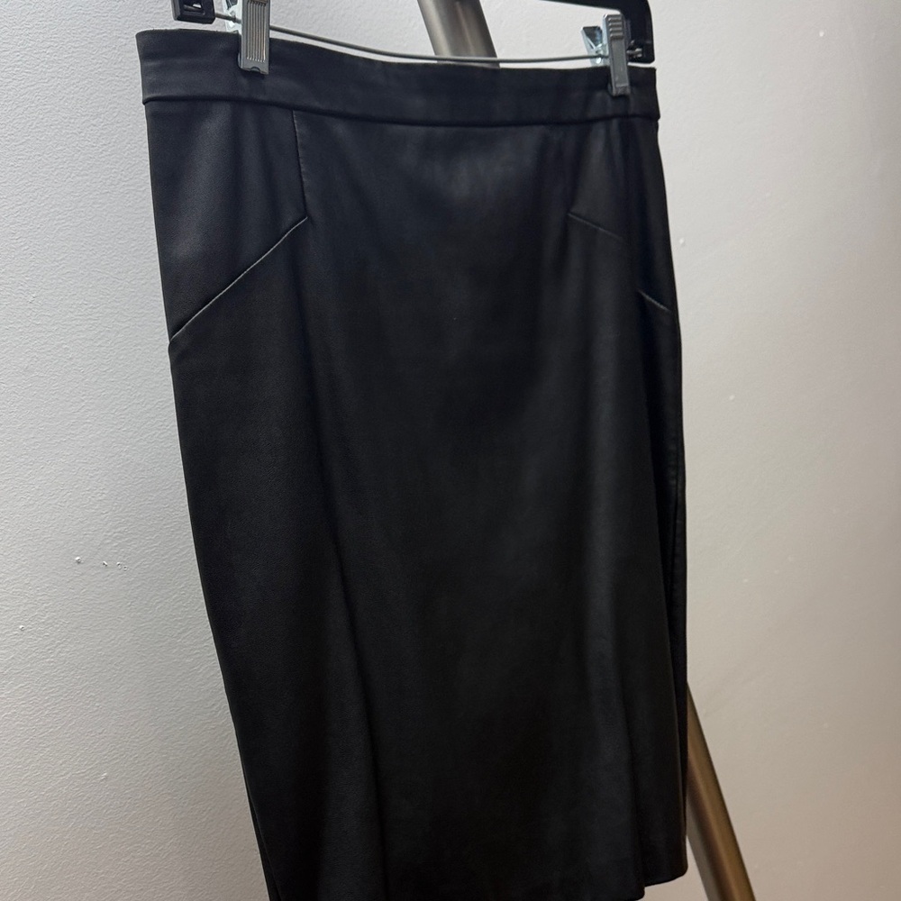 Dynamite Classic Black Pencil Skirt